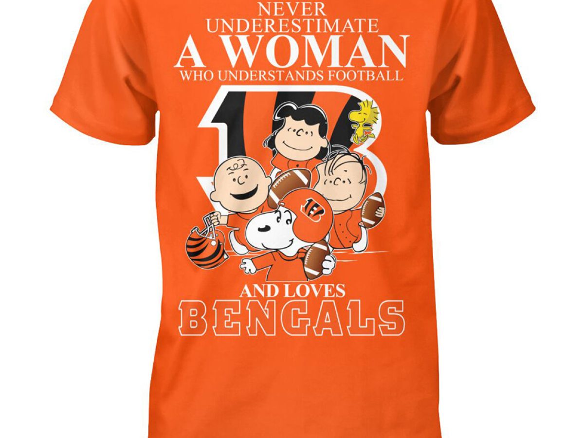 Never Underestimate A Woman Who Understands Football And Loves Bengals Mix  Snoopy Peanuts Shirt Hoodie Sweater - Growkoc