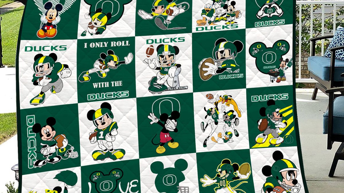 NFL Green Bay Packers Mickey Mouse Disney Super Bowl Football T