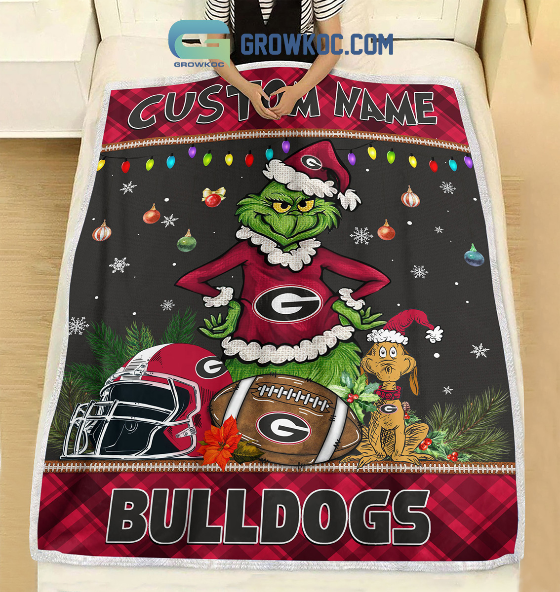https://growkoc.com/wp-content/uploads/2023/11/Georgia-Bulldogs-Grinch-Football-Merry-Christmas-Light-Personalized-Fleece-Blanket-Quilt2B4-yFnMe.jpg