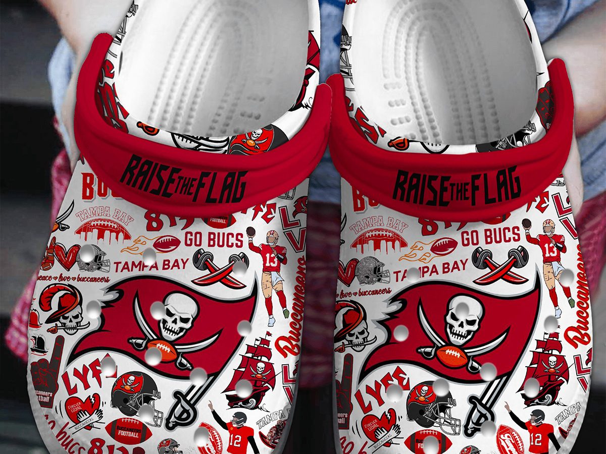 Tampa Bay Buccaneers Raise The Flag Crocs Clogs Growkoc