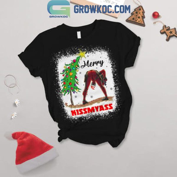 Deadpool Wolverine Kiss MyAss In Christmas Fleece Pajamas Set