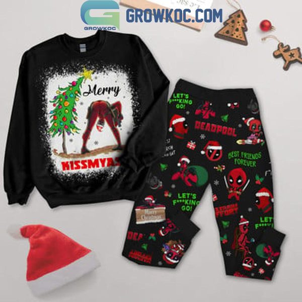 Deadpool Wolverine Kiss MyAss In Christmas Fleece Pajamas Set