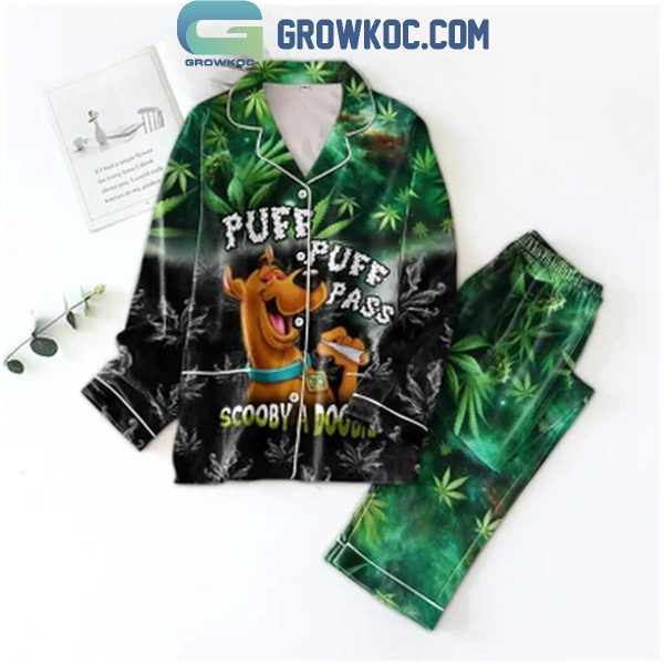 Scooby-Doo Get High Puff Puff Pass Galaxy Polyester Pajamas Set