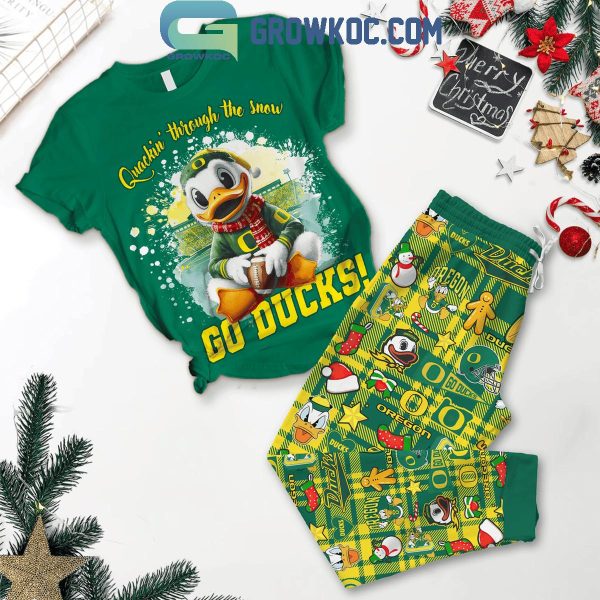 Oregon Ducks Quackin’ Through The Snow Christmas Fleece Pajamas Set