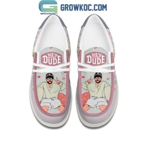 Bad Bunny Debí Tirar Más Fotos World Tour Hey Dude Shoes